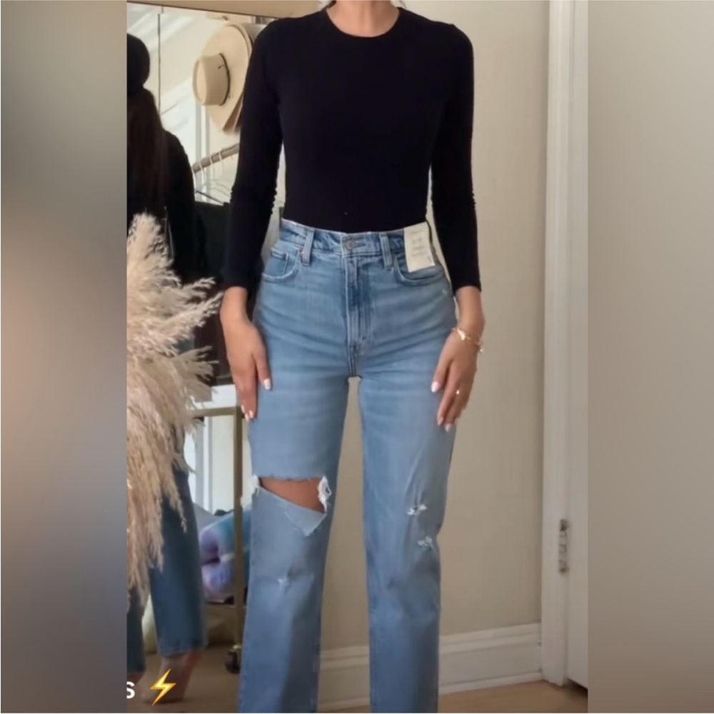 Abercrombie 90’s Straight Ultra High Rise Jeans!
